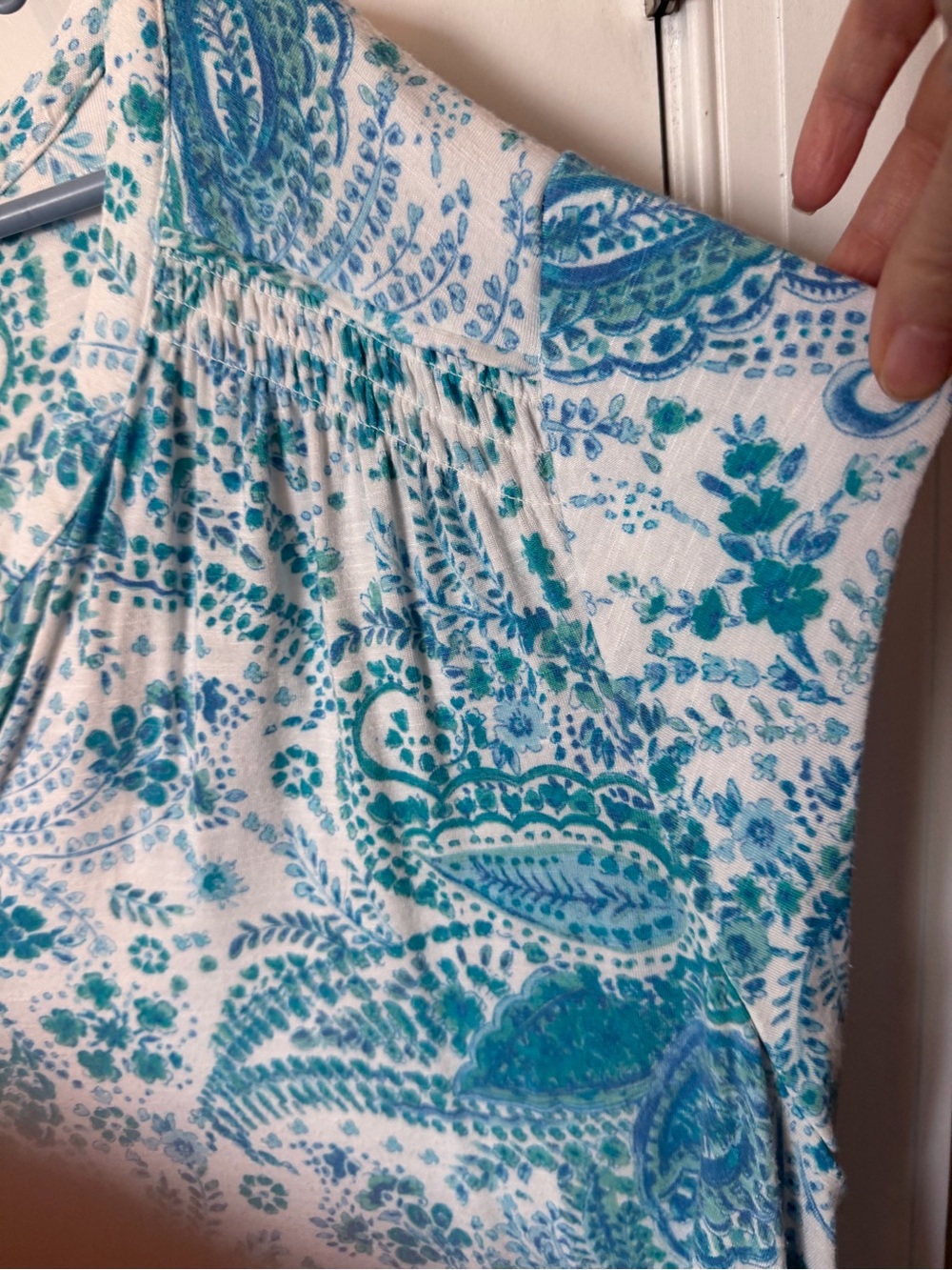 Daniel Rainn Teal and White Paisley V-Neck Top, 3X - Picture 8 of 12